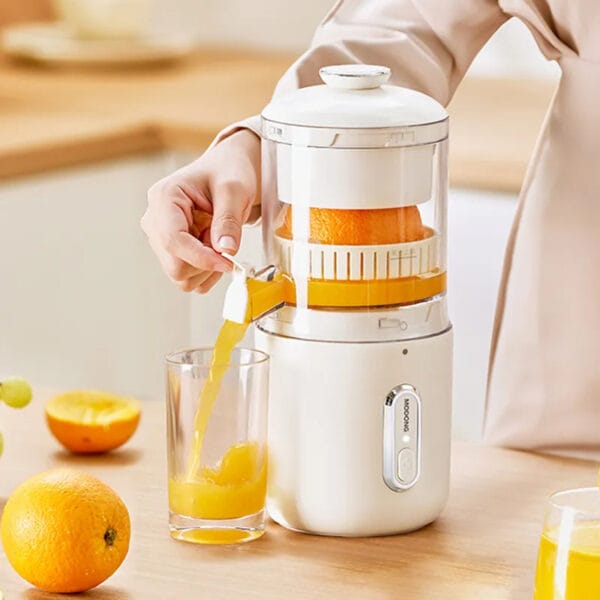 USB Portable Mini Fruit Squeezer/Blender - Image 2