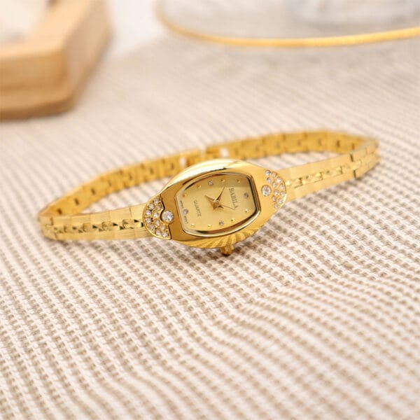 Époque | Women's Alluvial Gold Vintage Quartz Watch - Image 4